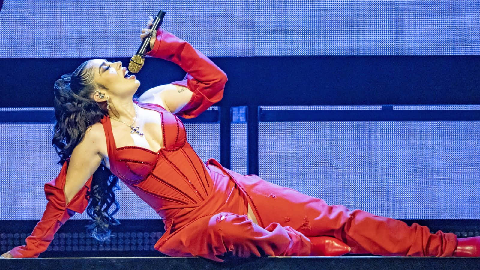 Kali Uchis Red Performance Passion Wallpaper