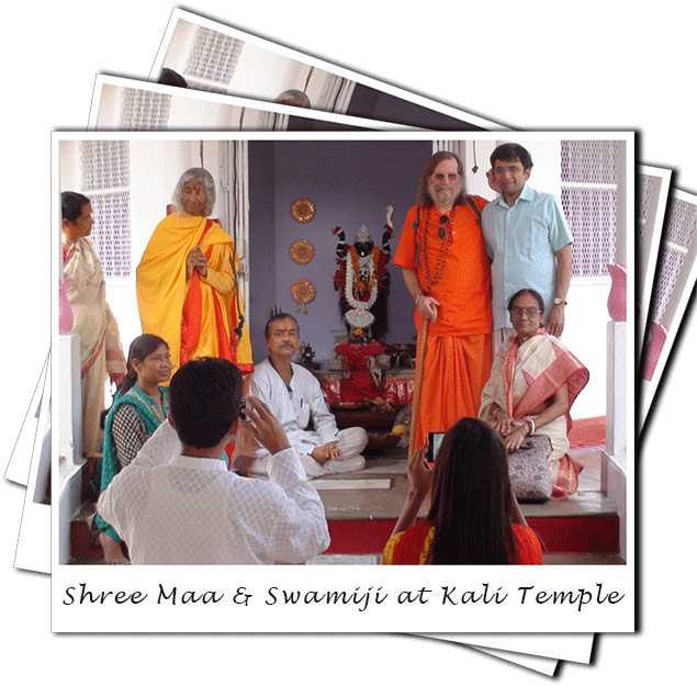 Kali_ Temple_ Gathering_with_ Swamiji_and_ Maa PNG