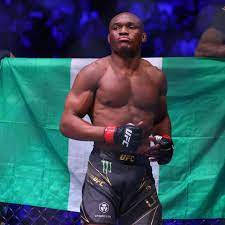 Kamaruusman Con La Bandera De Nigeria. Fondo de pantalla