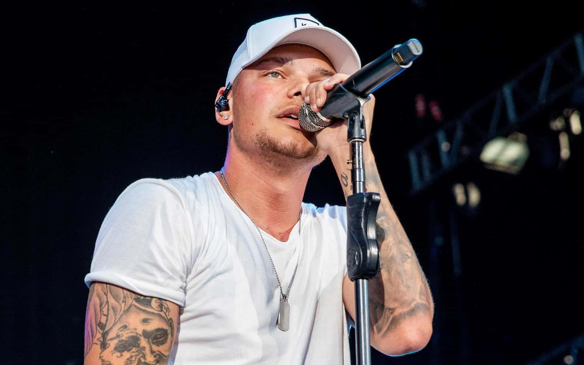 Kane Brown Performs at the Country Music Awards Wallpaper