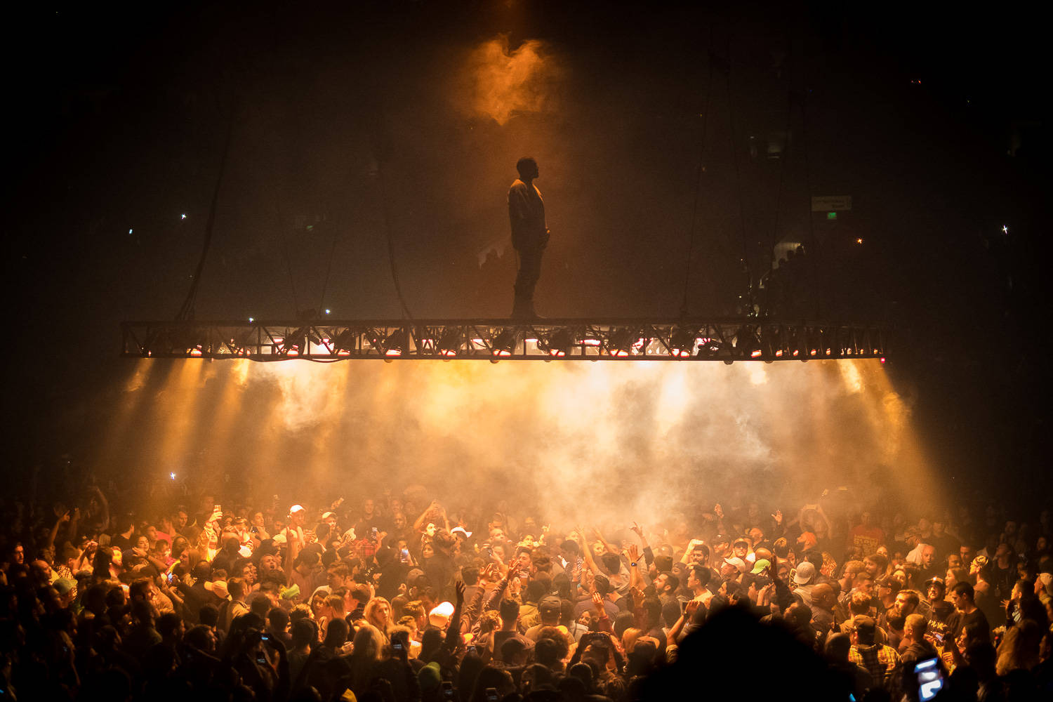 Kanye West Saint Pablo Light Shower Wallpaper