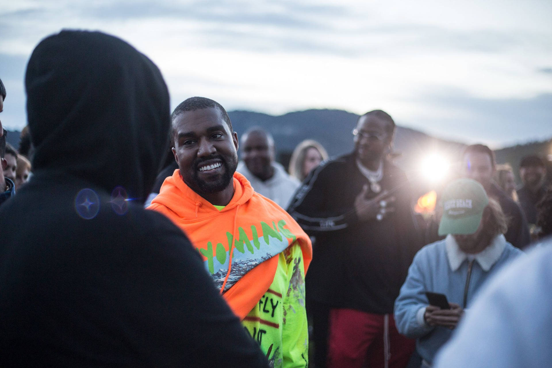 Kanyewest Auf Der Bühne Während Der Veröffentlichung Seines Albums 