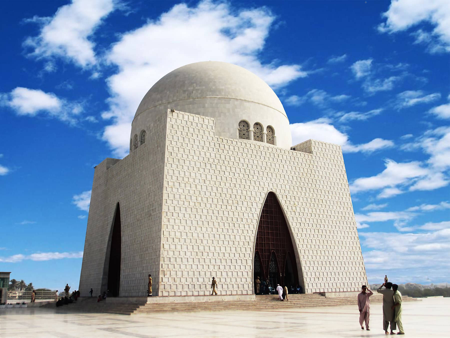 Karachiquaid's Mausoleum (in The Context Of Computer Or Mobile Wallpaper) Would Be Translated To 
