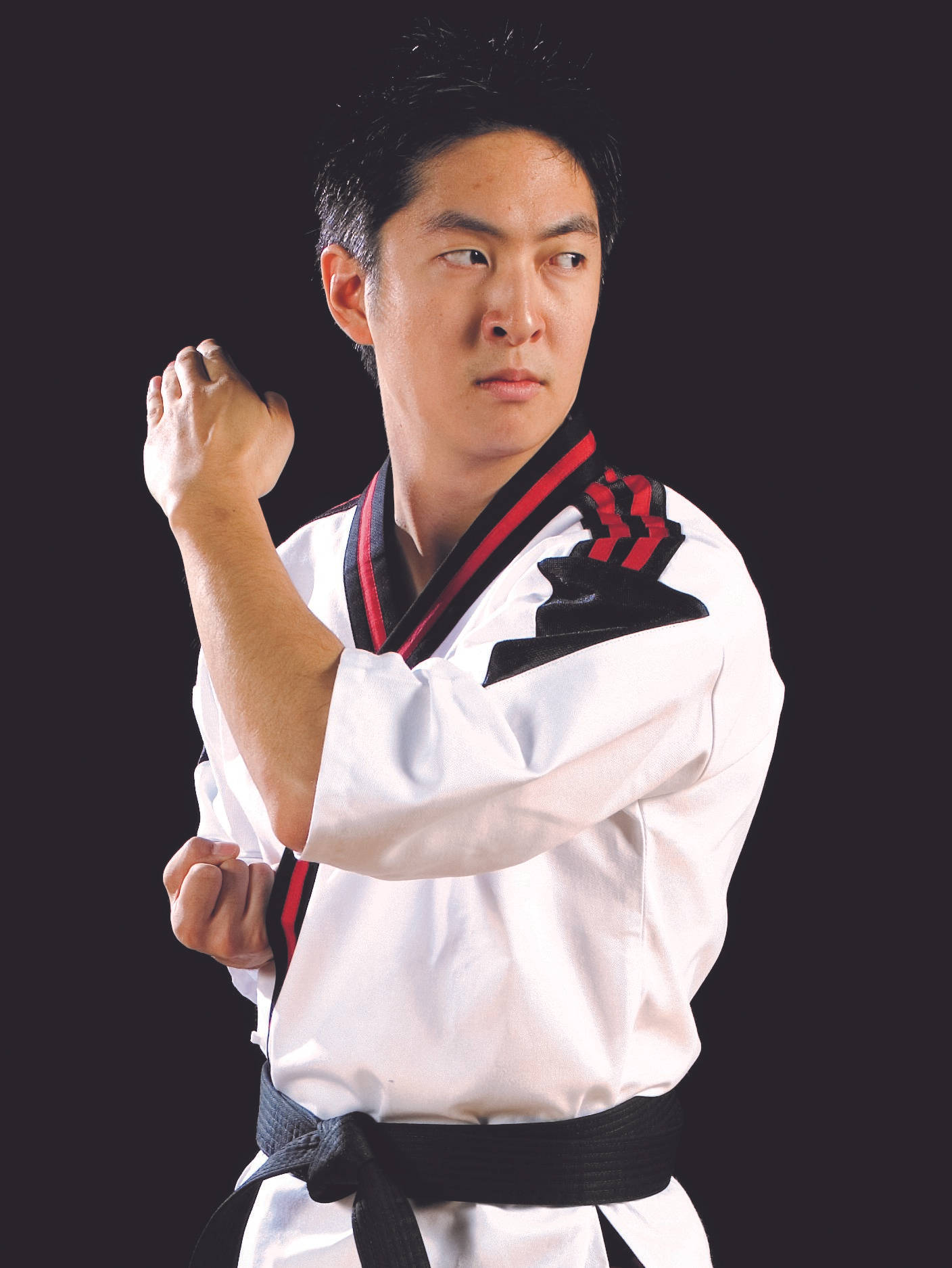 Uomodi Karate Con Uniforme Nera E Rossa Sfondo