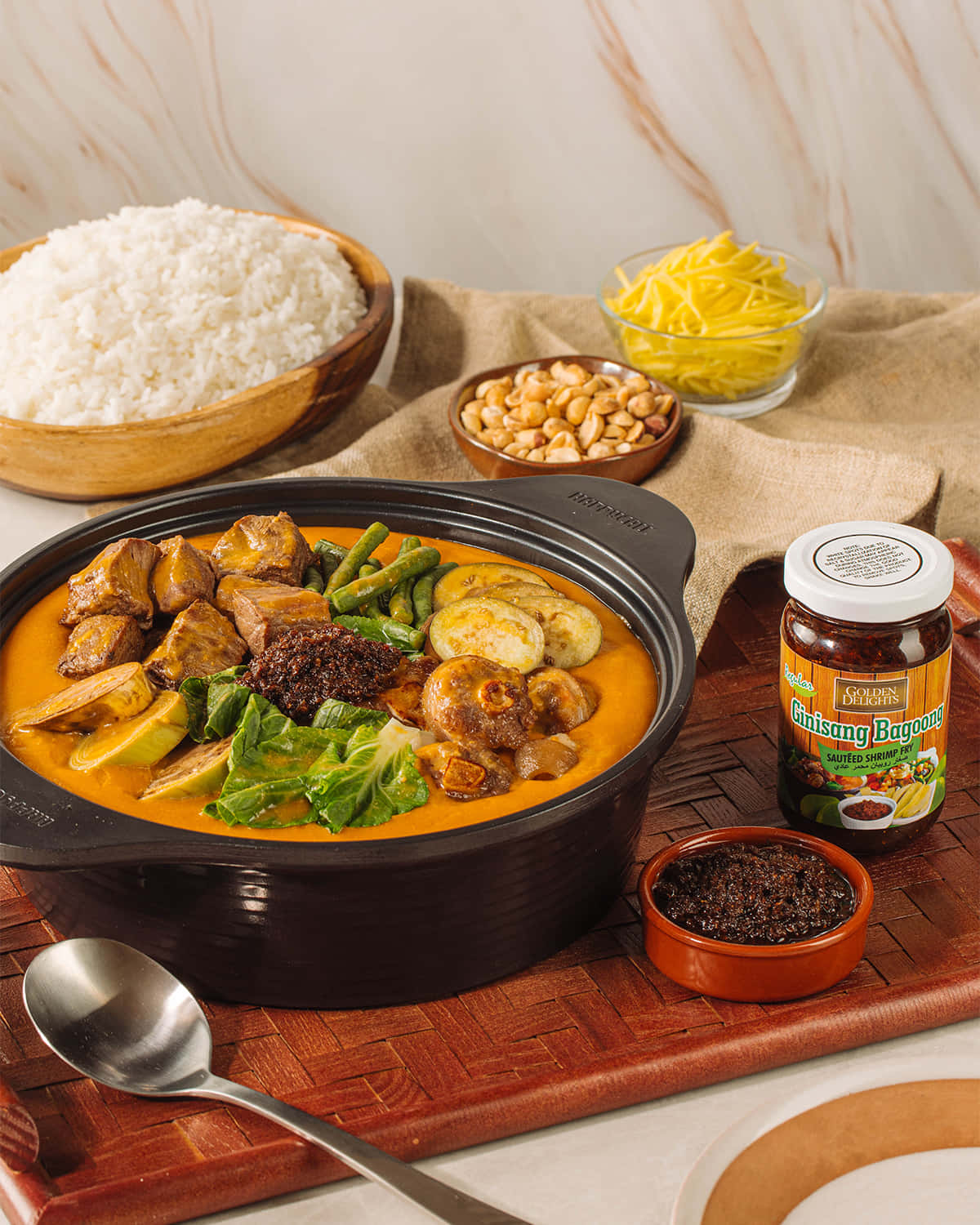 Kare-kare Served With Rice And Side Dishes Wallpaper