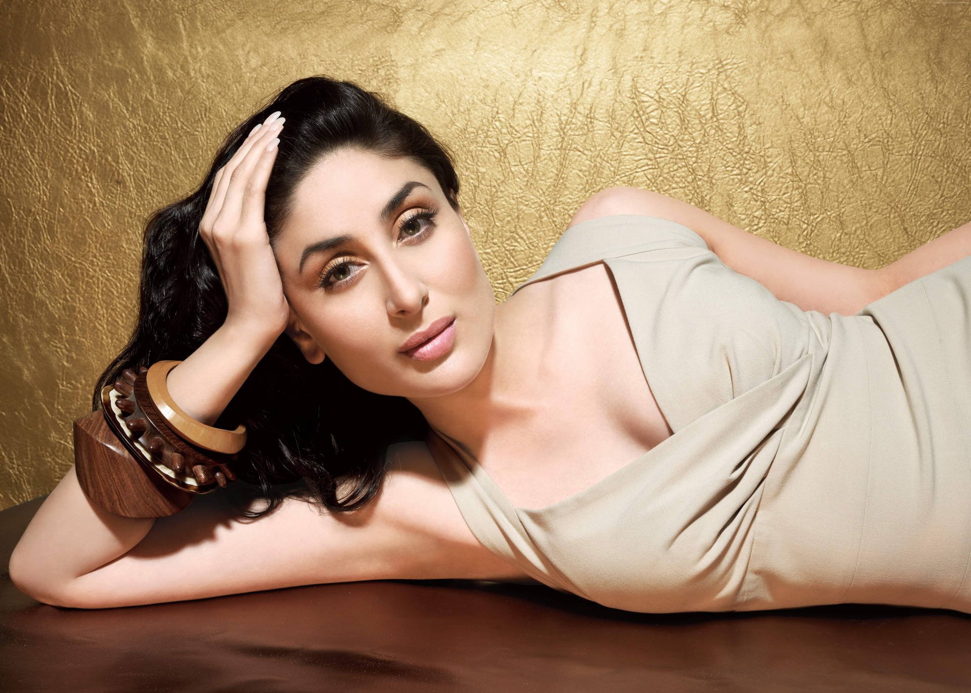 Kareena Kapoor Sød Fotoshoot Tapet Wallpaper