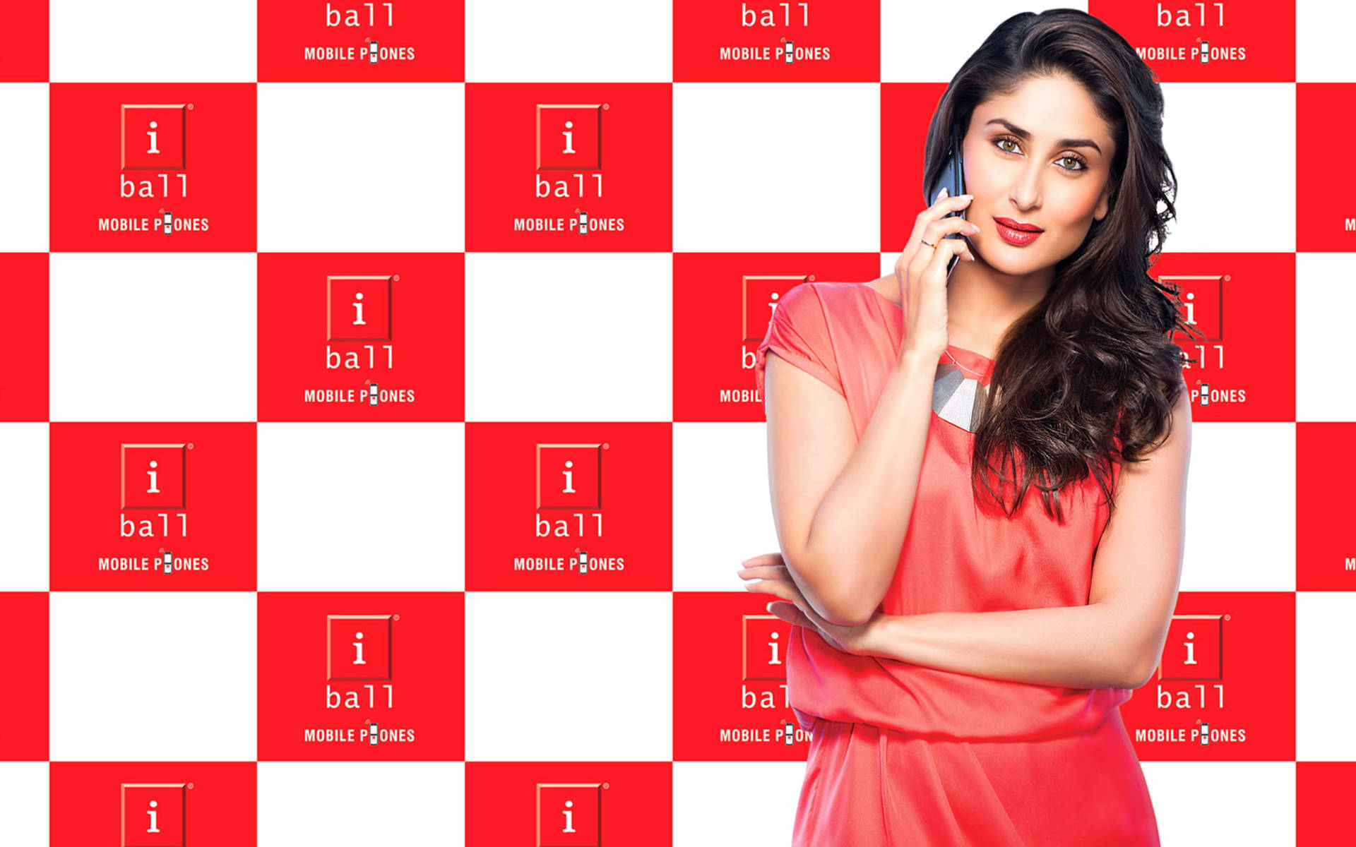 Kareena Kapoor Mobile Brand Photoshoot Wallpaper