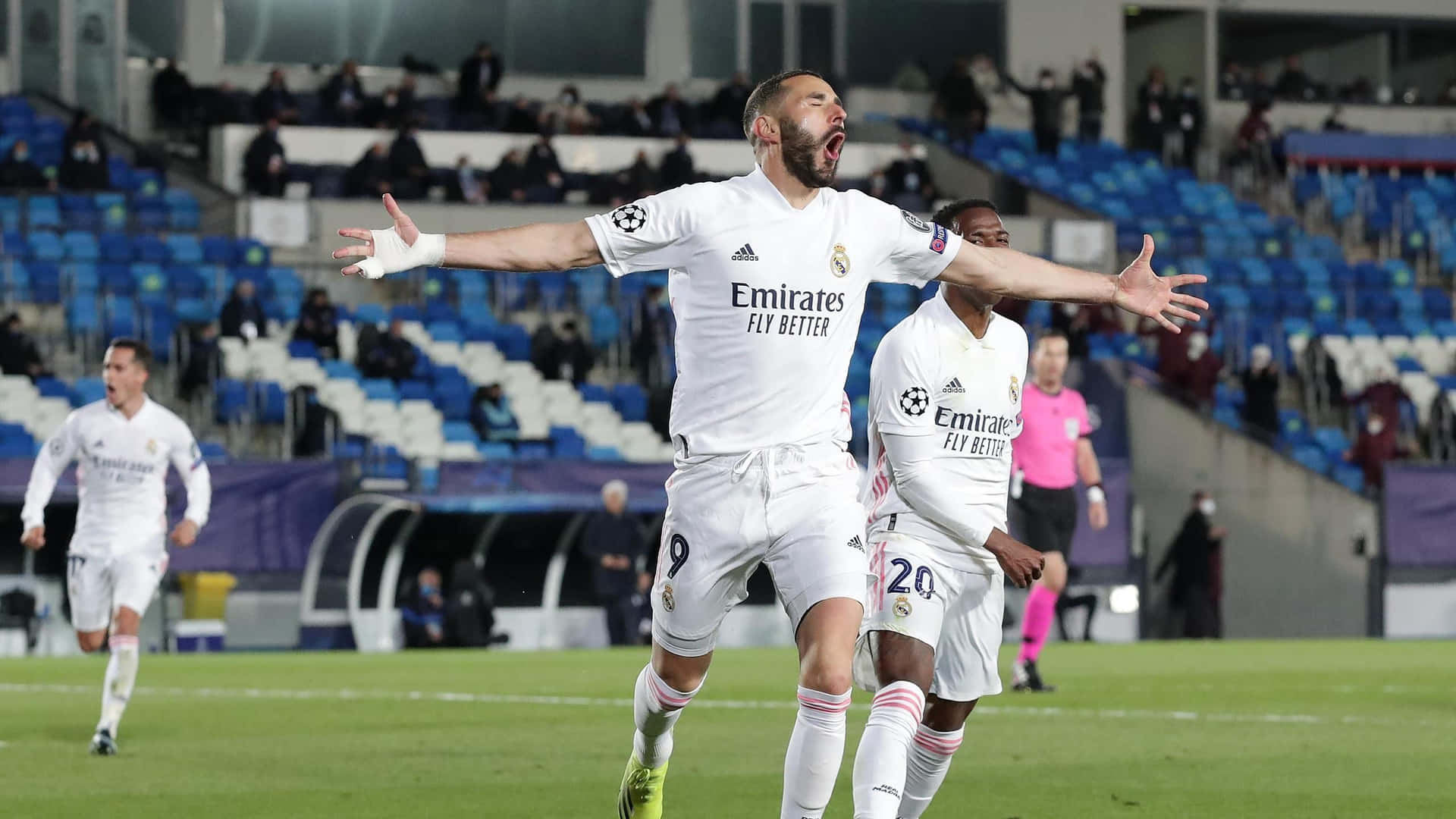 Karim Benzema Celebrating Goal Real Madrid Wallpaper