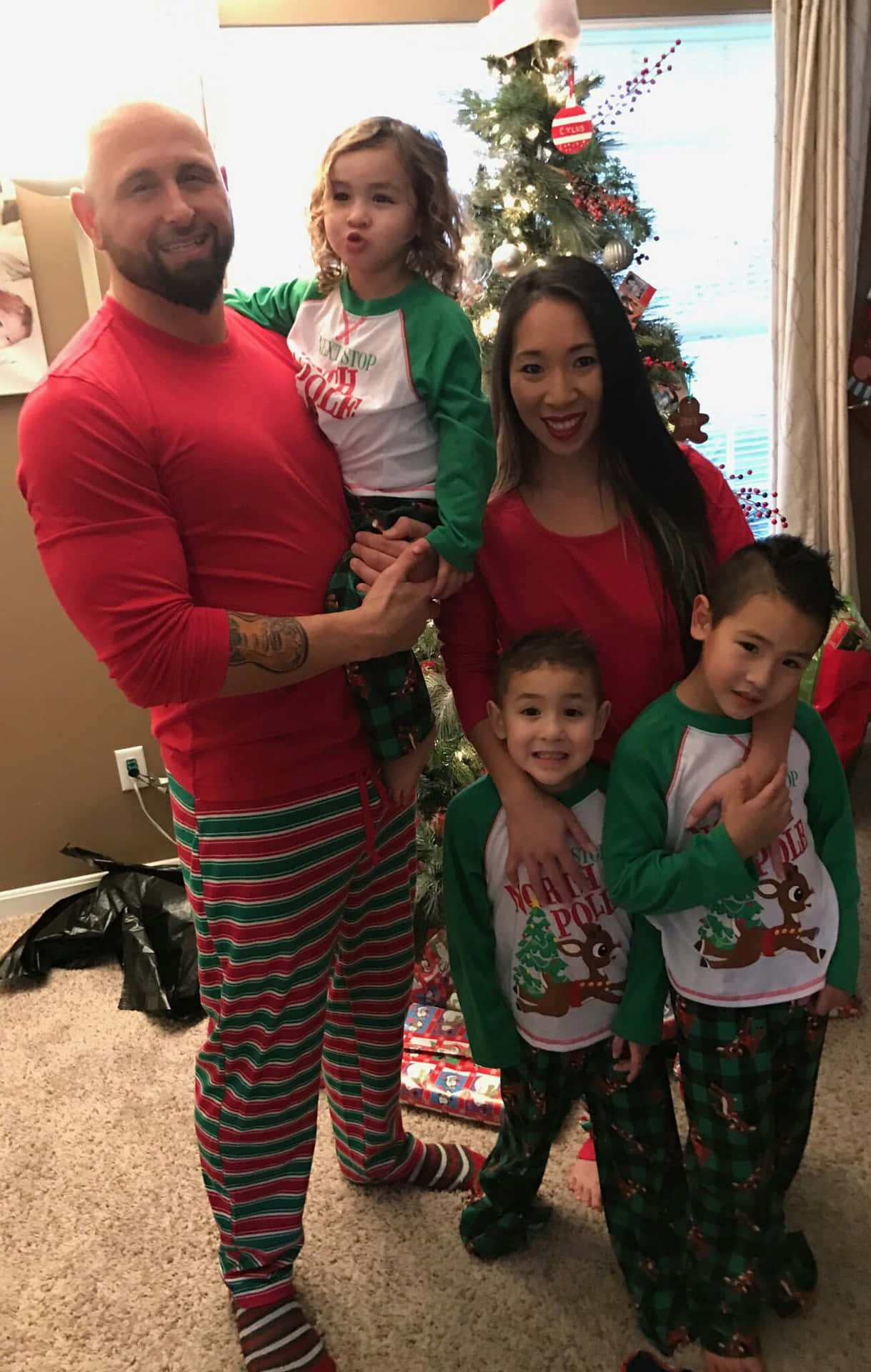 Karl Anderson And Family Wallpaper