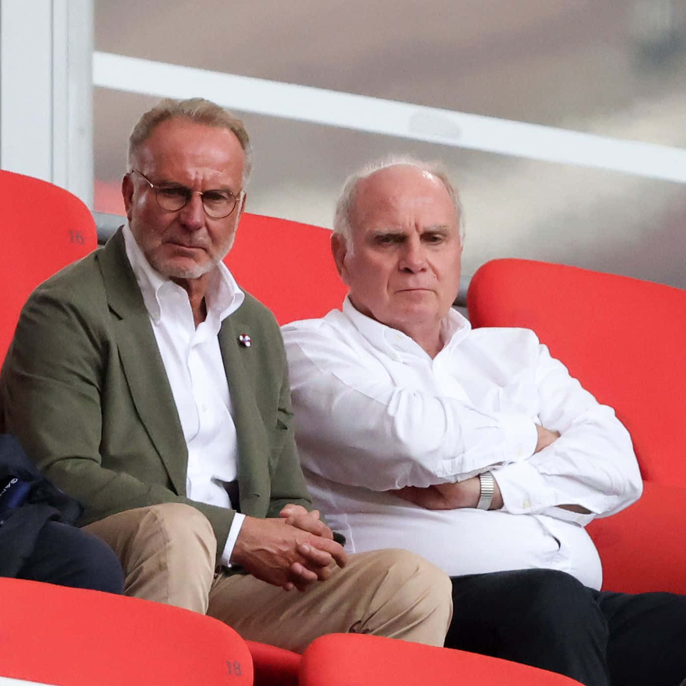 Karl Heinz Rummenigge og Uli Hoeness i Allianz Arena. Wallpaper