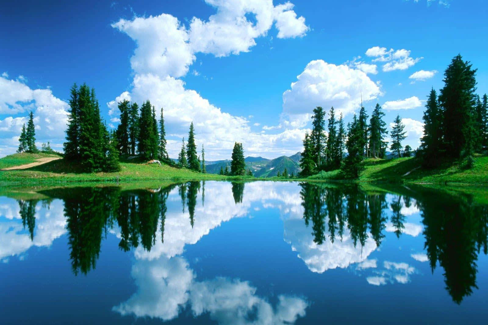 Kashmir_ Lake_ Reflections Wallpaper