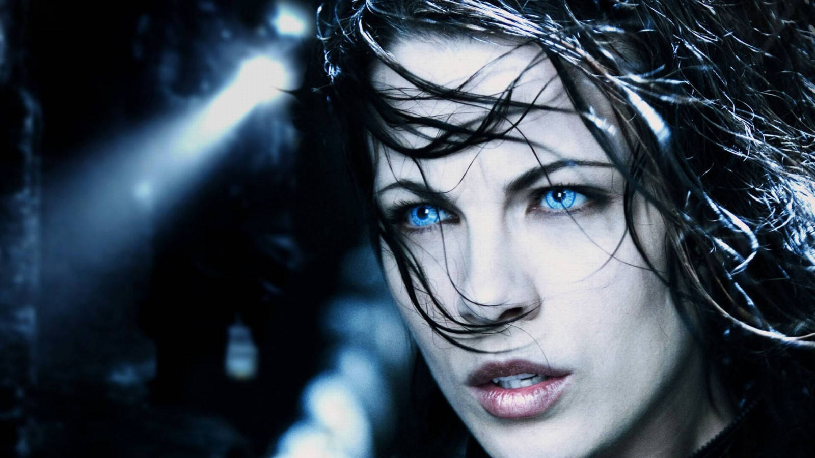 Kate Beckinsale as Selene in Underworld Wallpaper