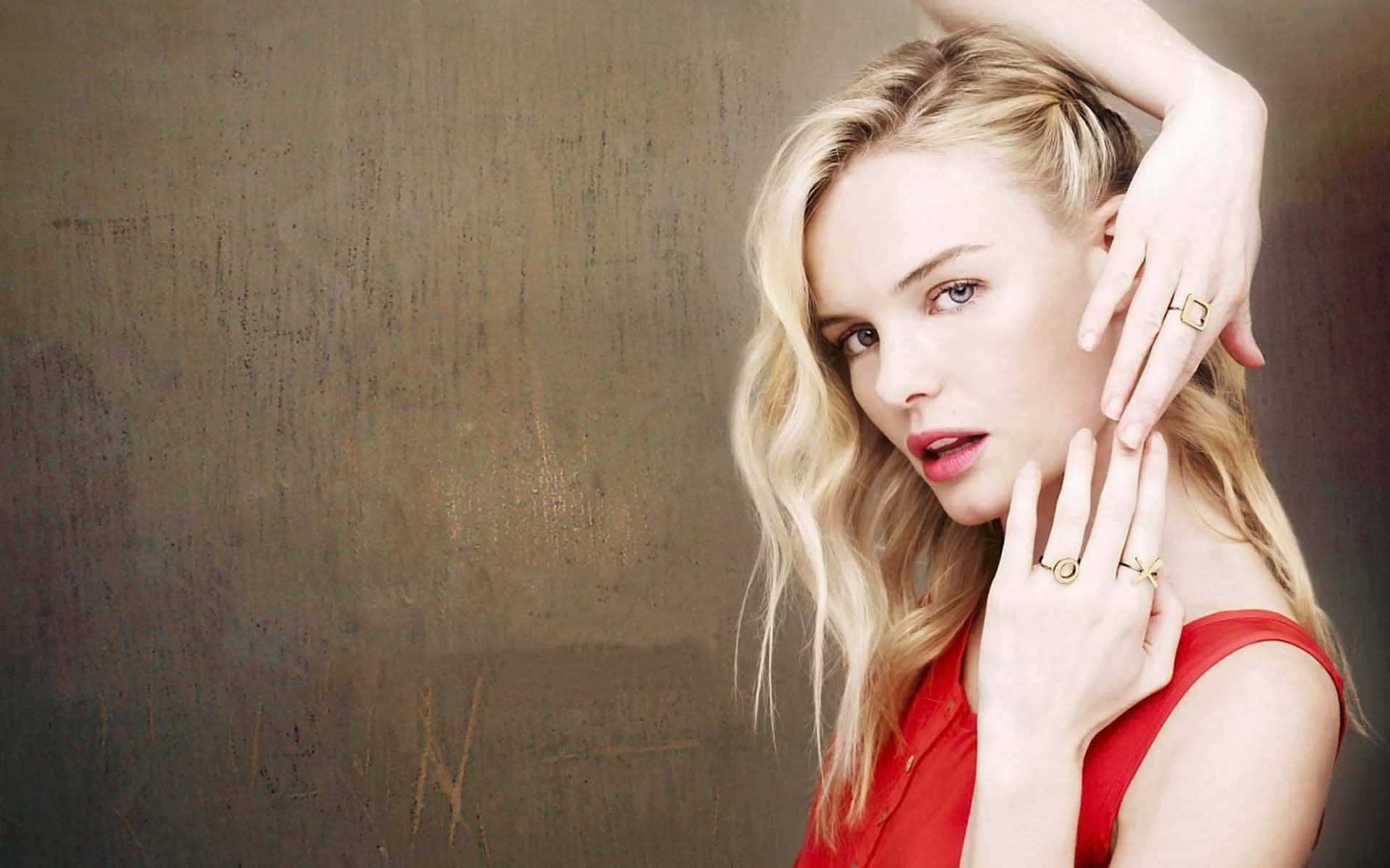 Captionelegante Kate Bosworth En Un Momento Sincero Fondo de pantalla