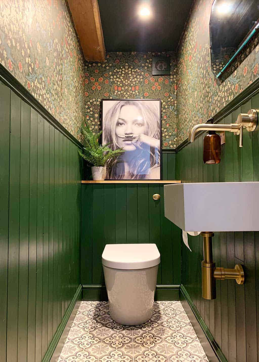 Kate Moss Toilet Dark Green Wallpaper