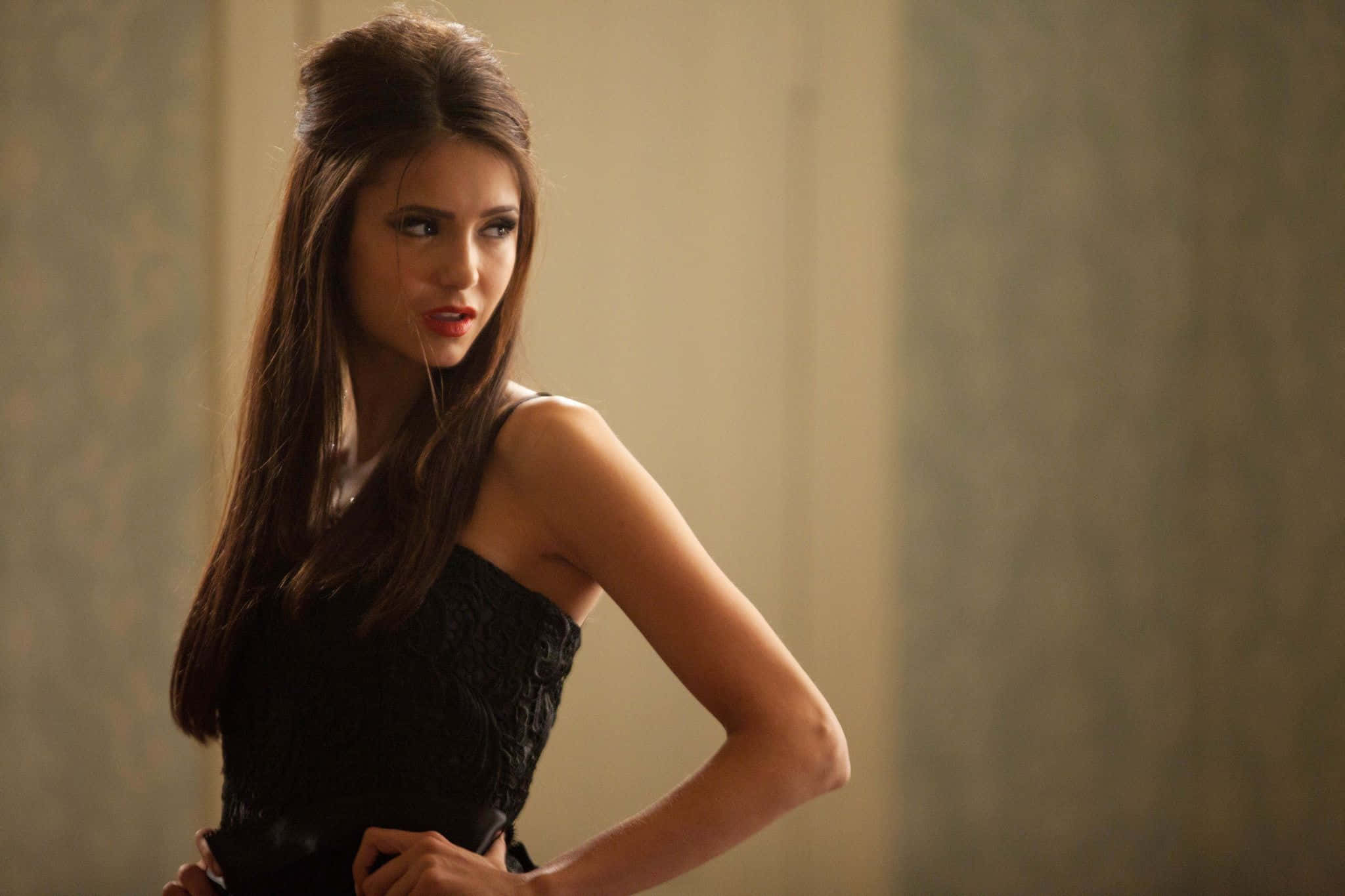 Katherine Pierce - A Captivating Look From The Vampire Diaries Wallpaper