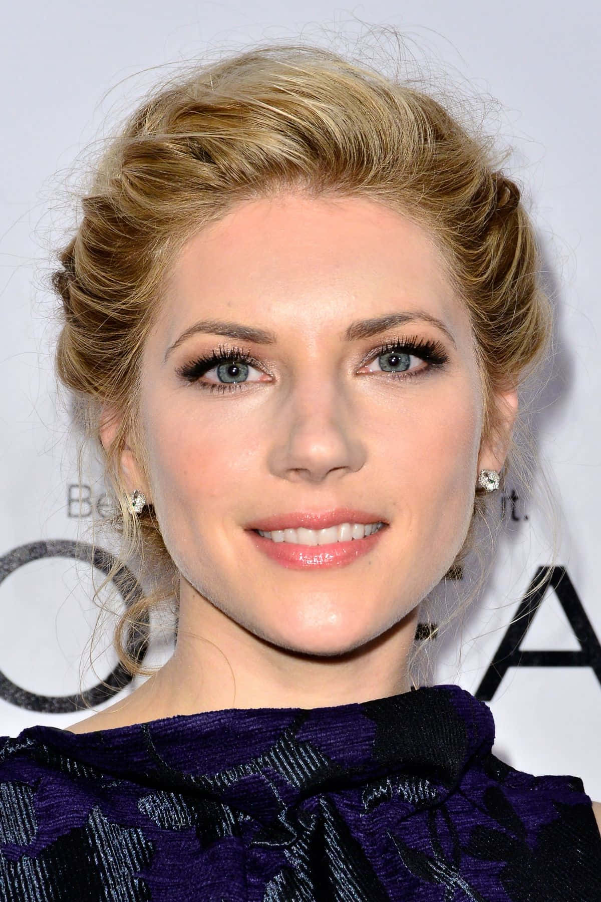 Portrait Élégant De Katheryn Winnick Fond d'écran