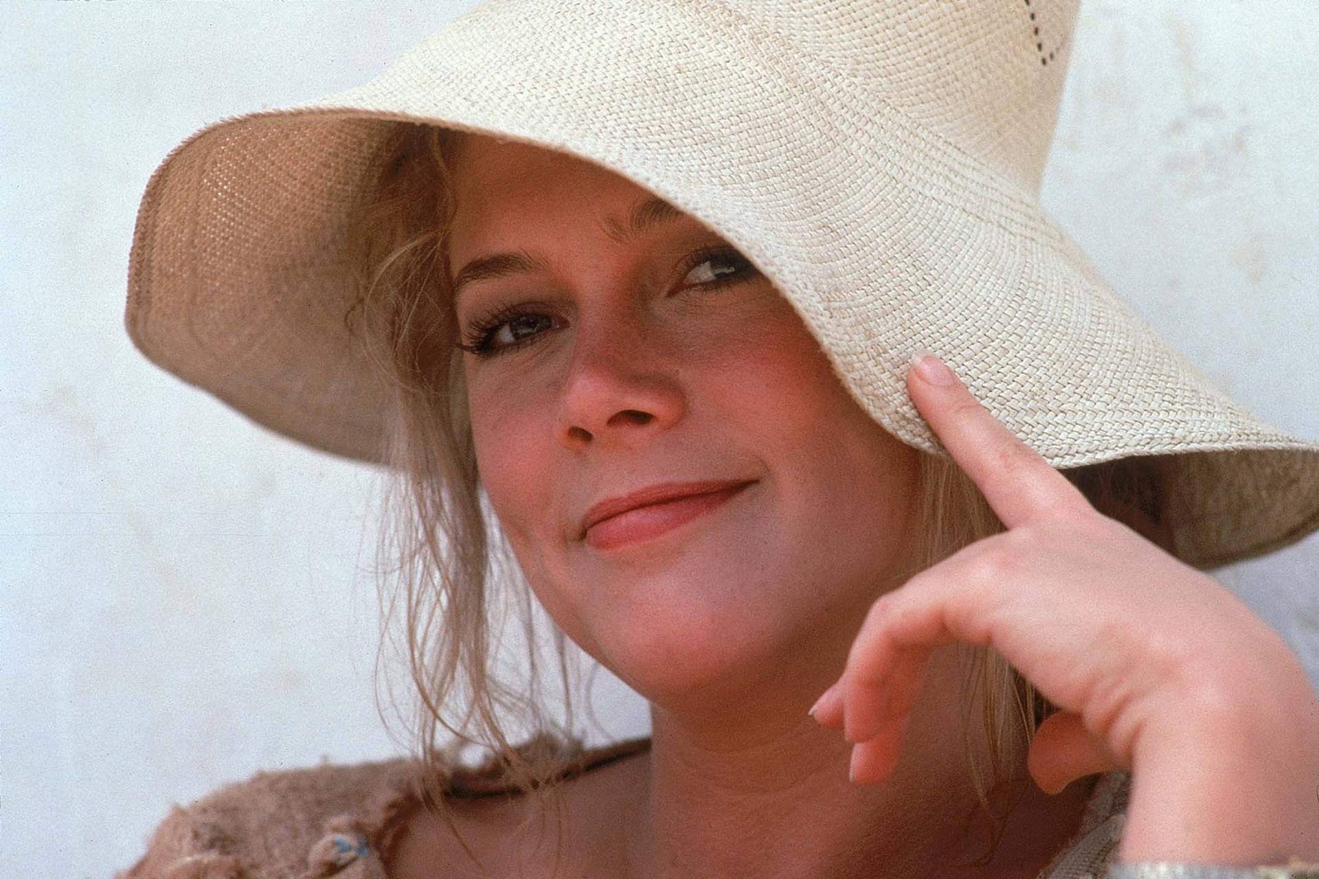 Kathleen Turner Young Age Wallpaper