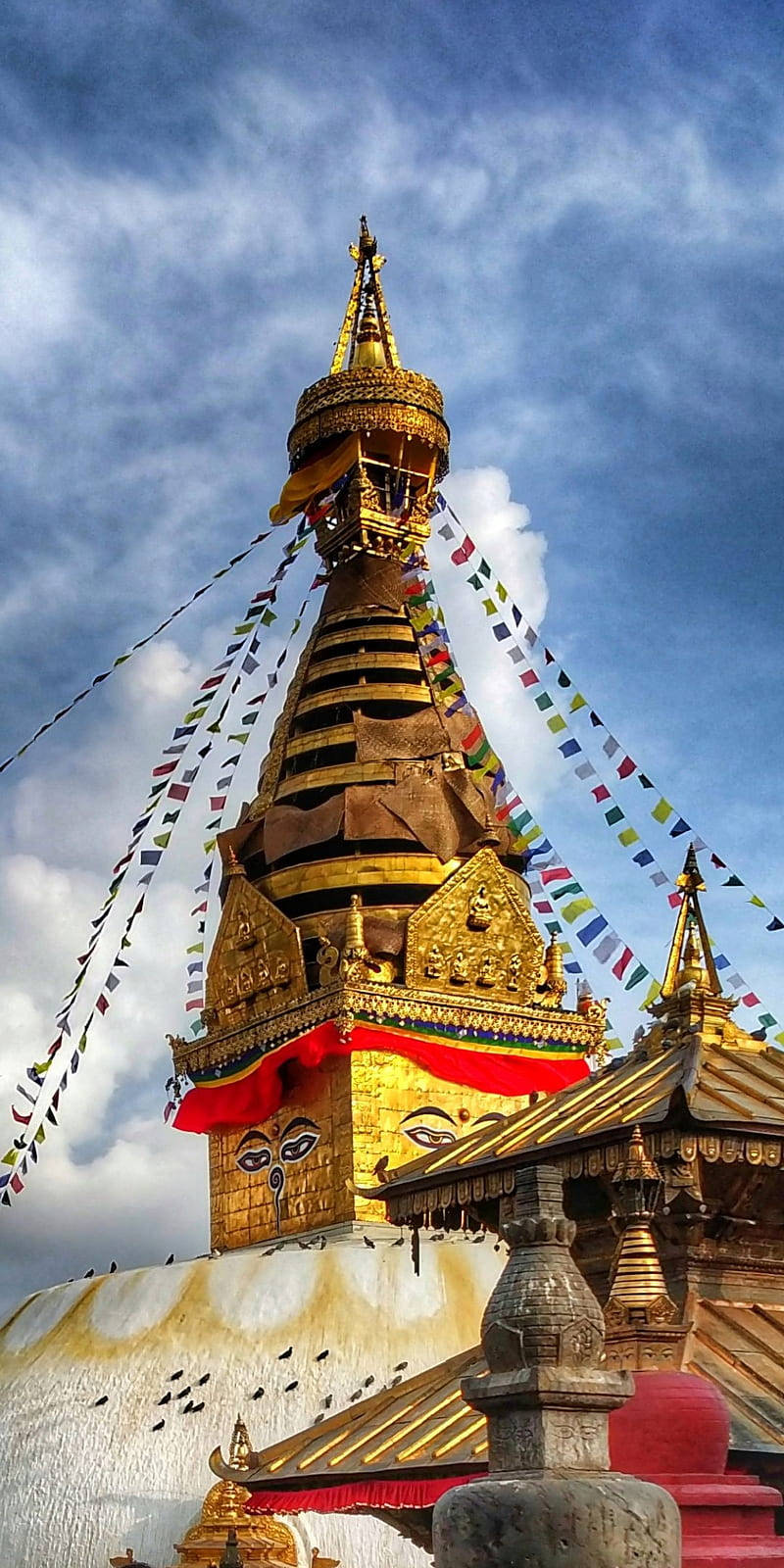 Kathmandutelefon Goldener Stupa Spitze Wallpaper