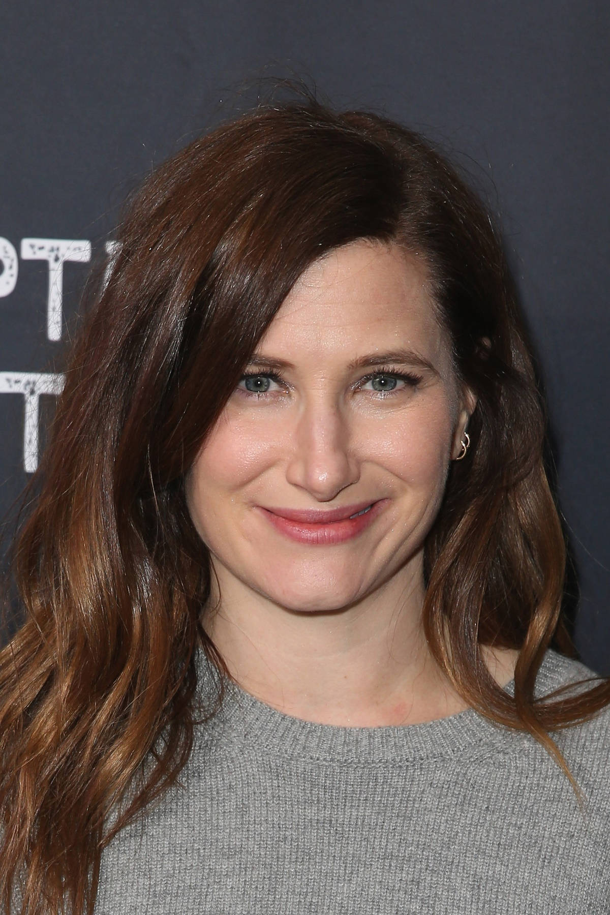 Kathrynhahn: Ritratto Mozzafiato Di Una Celebrità Sfondo