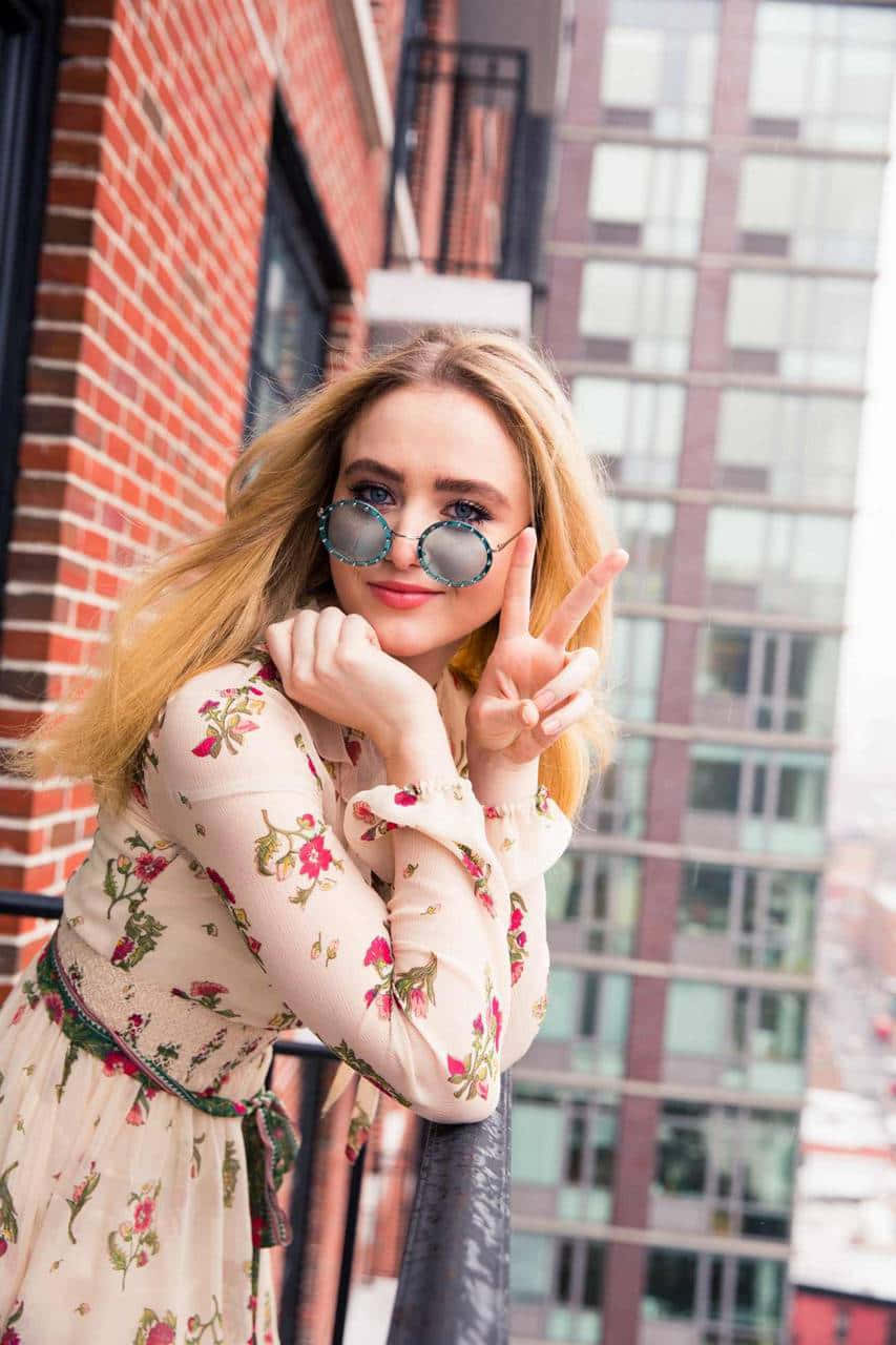 Kathryn Newton Urban Chic Wallpaper