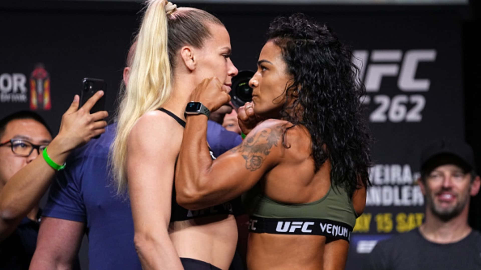 Katlyn Chookagian og Viviane Araujo kommer op mod hinanden i hovedbegivenheden for UFC Fight Night Wallpaper
