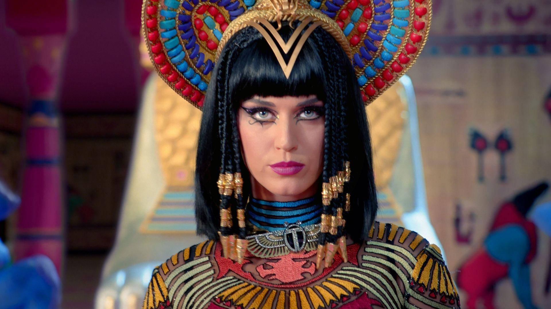 Katy Perry In Dark Horse Music Video Background