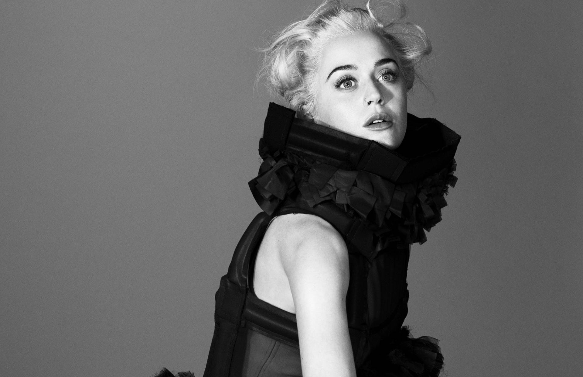 Katy Perry Wearing Comme Des Garçons Background