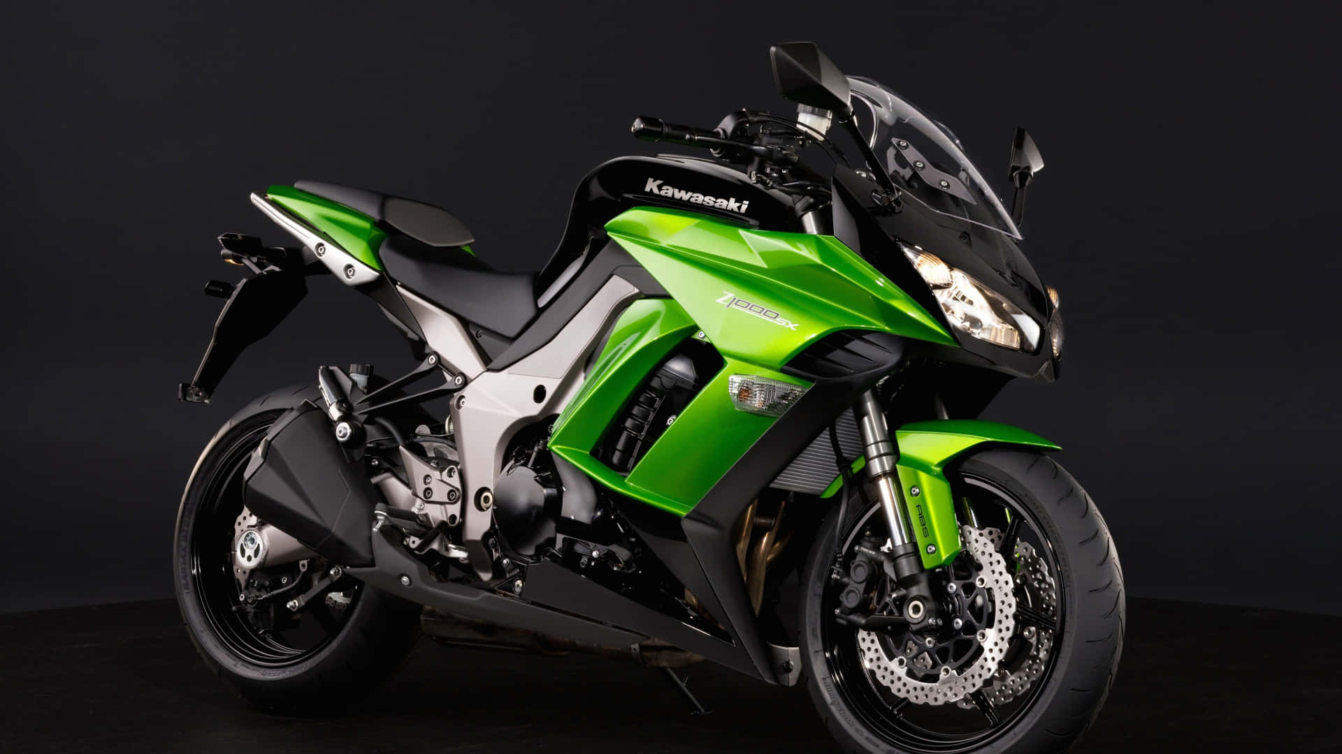 Immagineuno Sfondo Desktop Mozzafiato Con Una Kawasaki Sportbike Sfondo