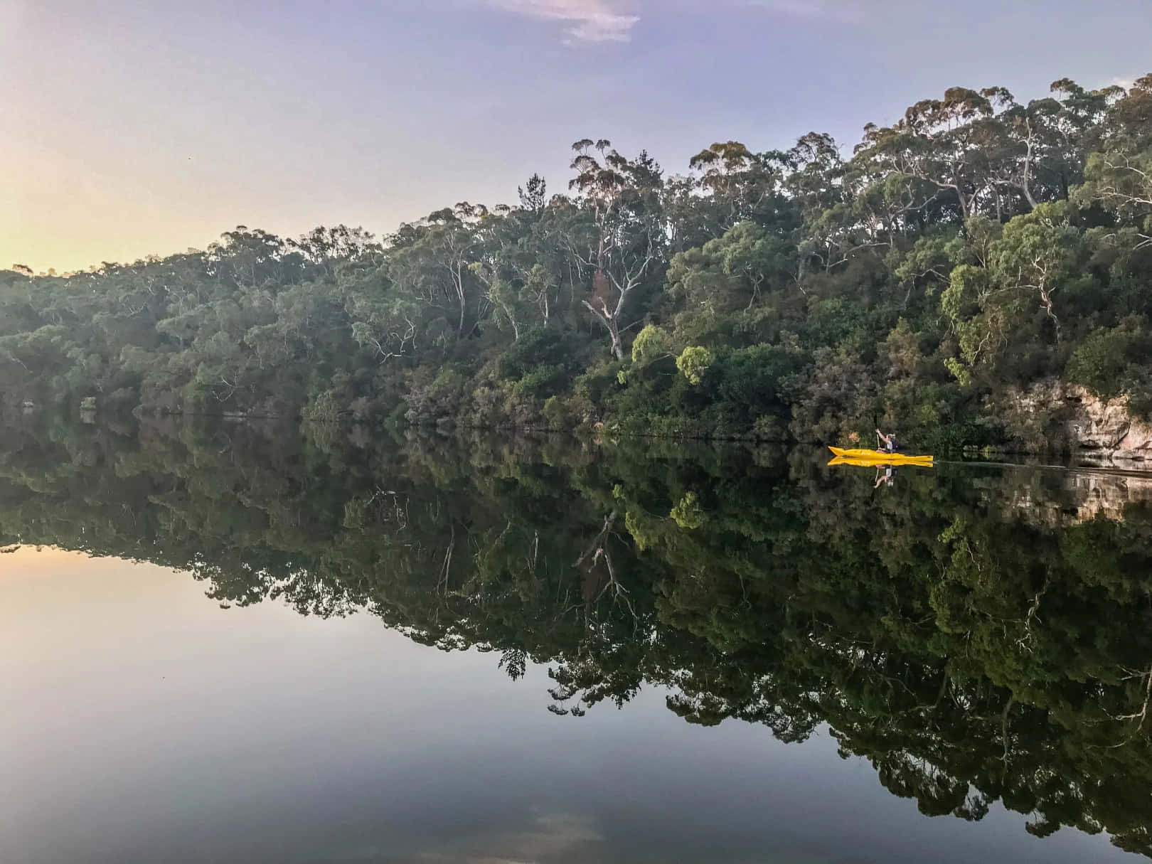 Kajakken In De Rustige Glenelg-rivier Achtergrond