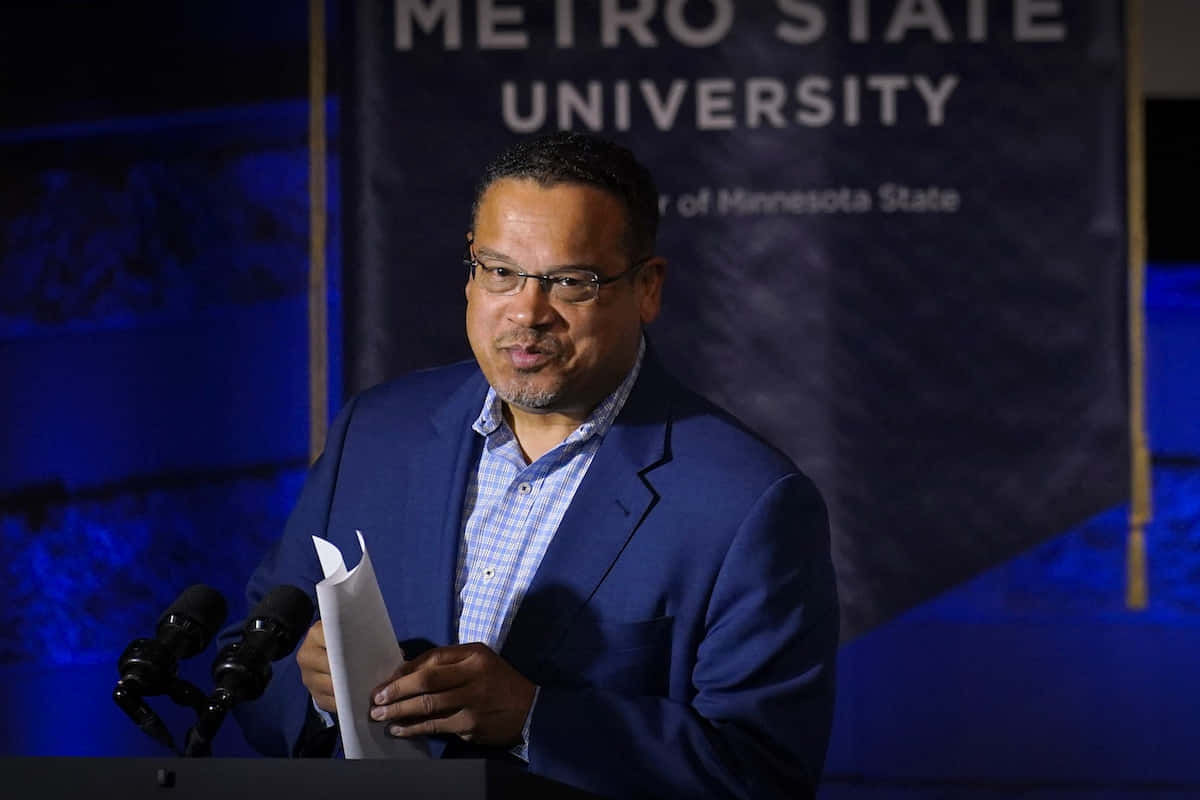 Keith Ellison Speaking at Metro State University Wallpaper
