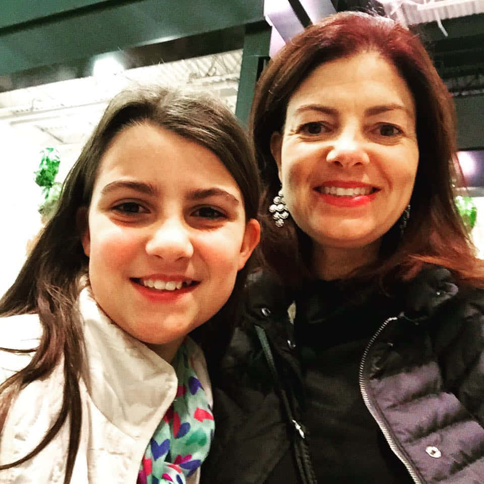 Kelly Ayotte With Daughter Wallpaper
