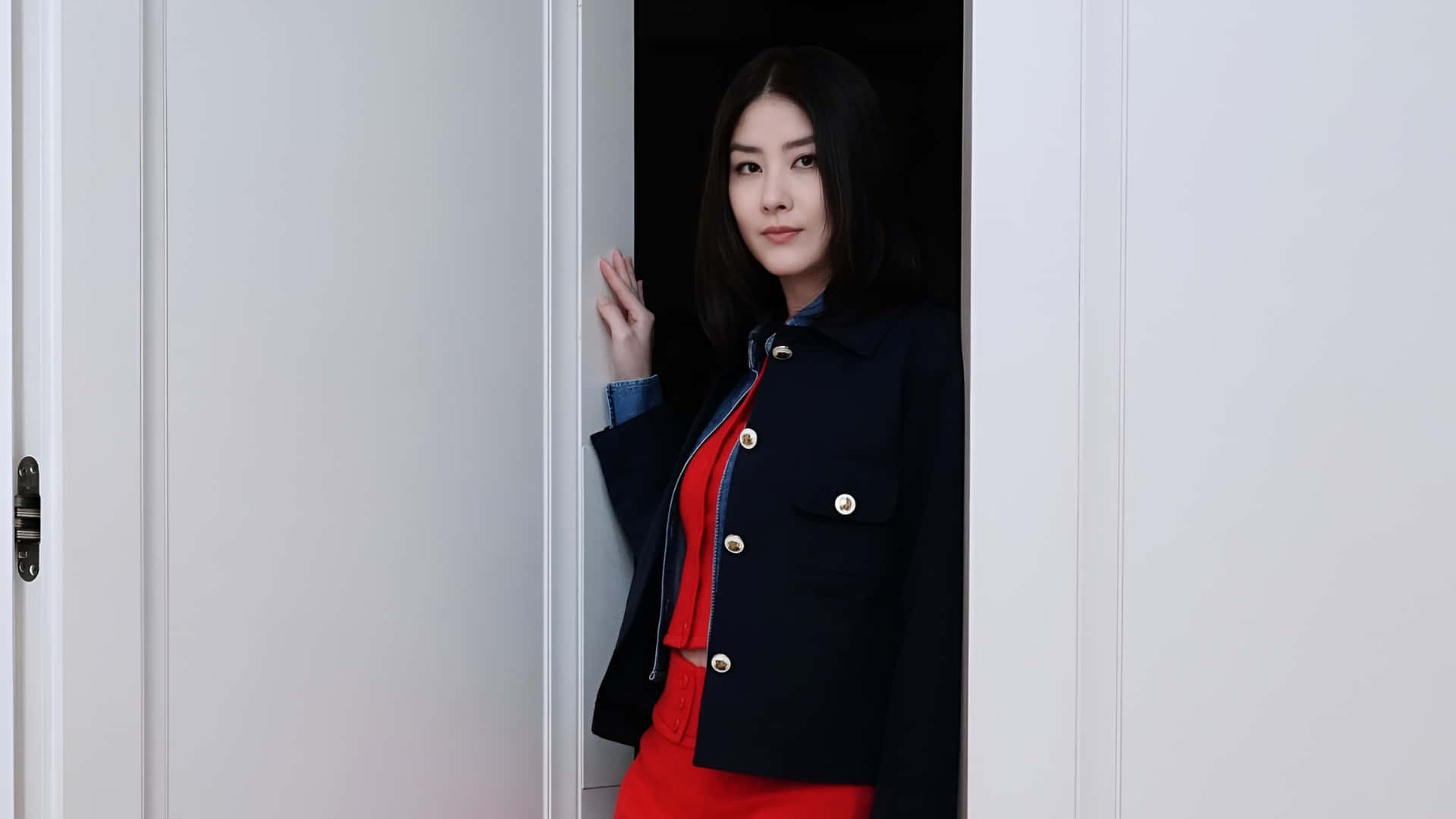 Kelly Chen Con Vestido Rojo Elegante Fondo de pantalla