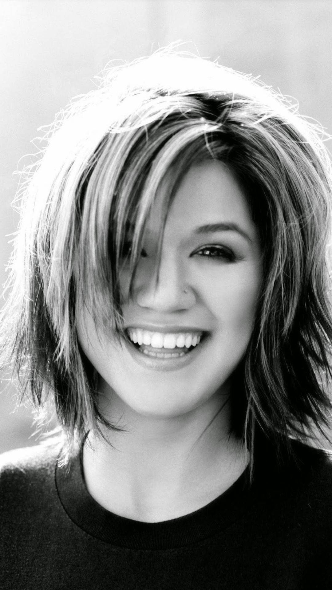 Kelly Clarkson Precious Smile Background