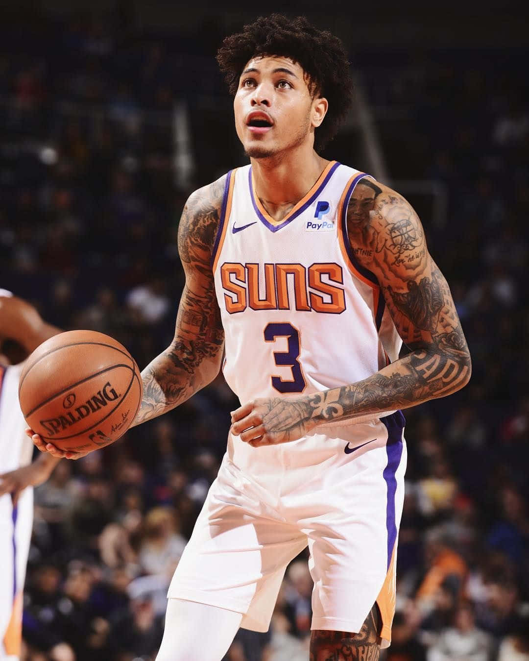 Kelly Oubre Jr Carrying A Ball Wallpaper