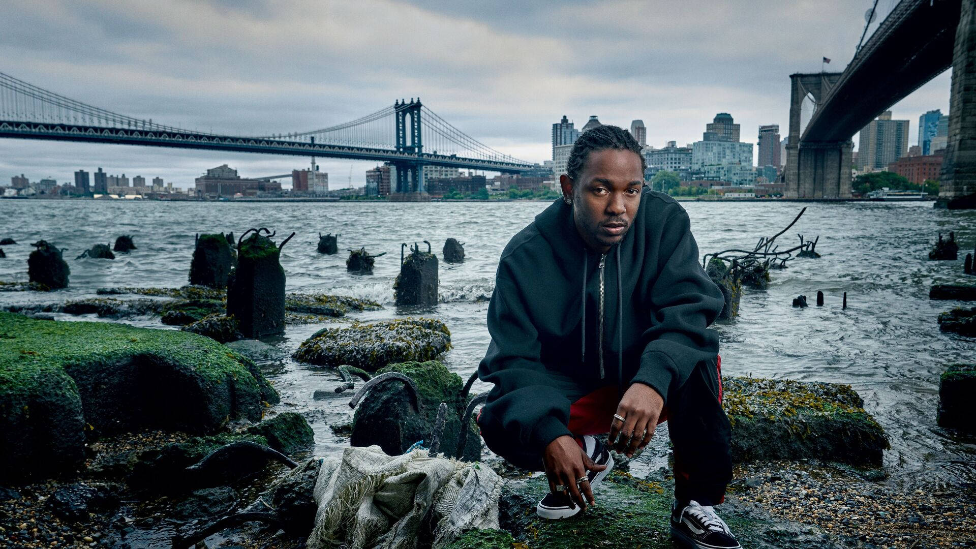 Kendrick Lamar In Bridge Photoshoot Wallpaper