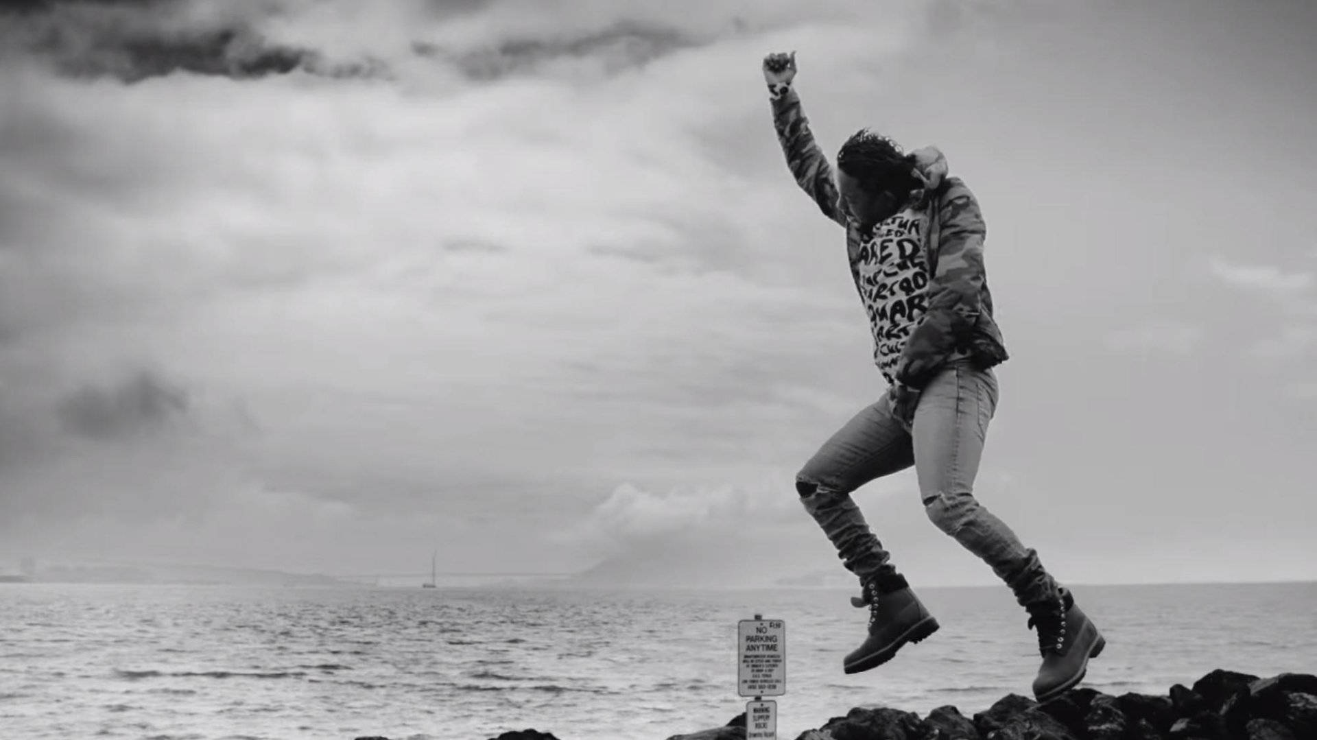 Kendrick Lamar In Seashore Background