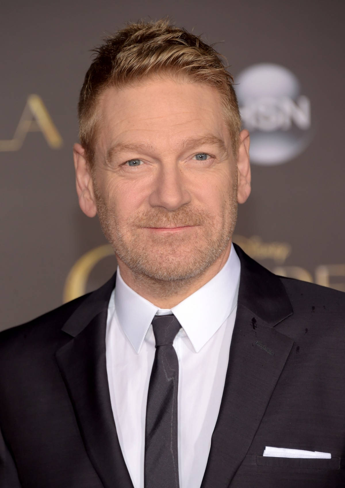 Kenneth Branagh Looking Neat Wallpaper