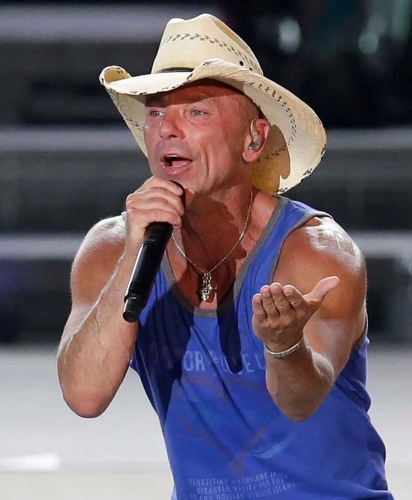 Kenny Chesney Performing Live Wallpaper