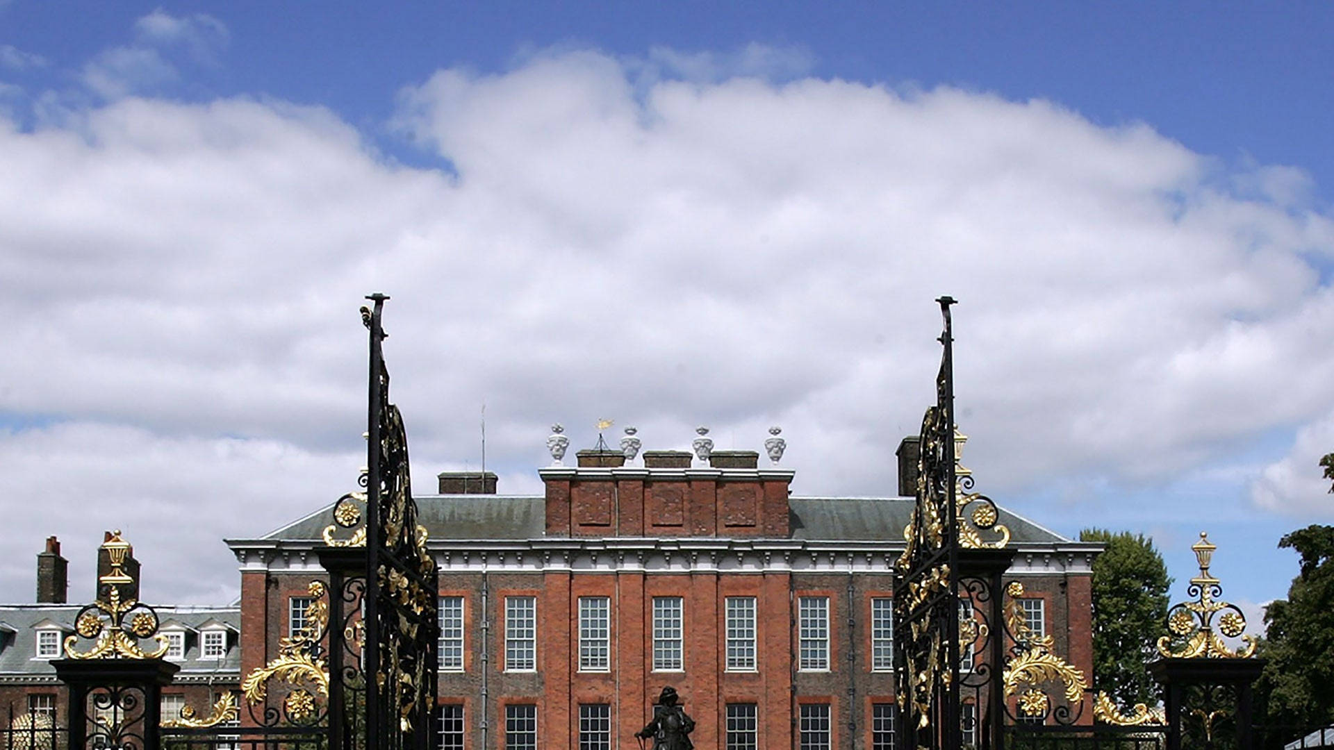 Kensington Palace And Cloudy Sky Picture
