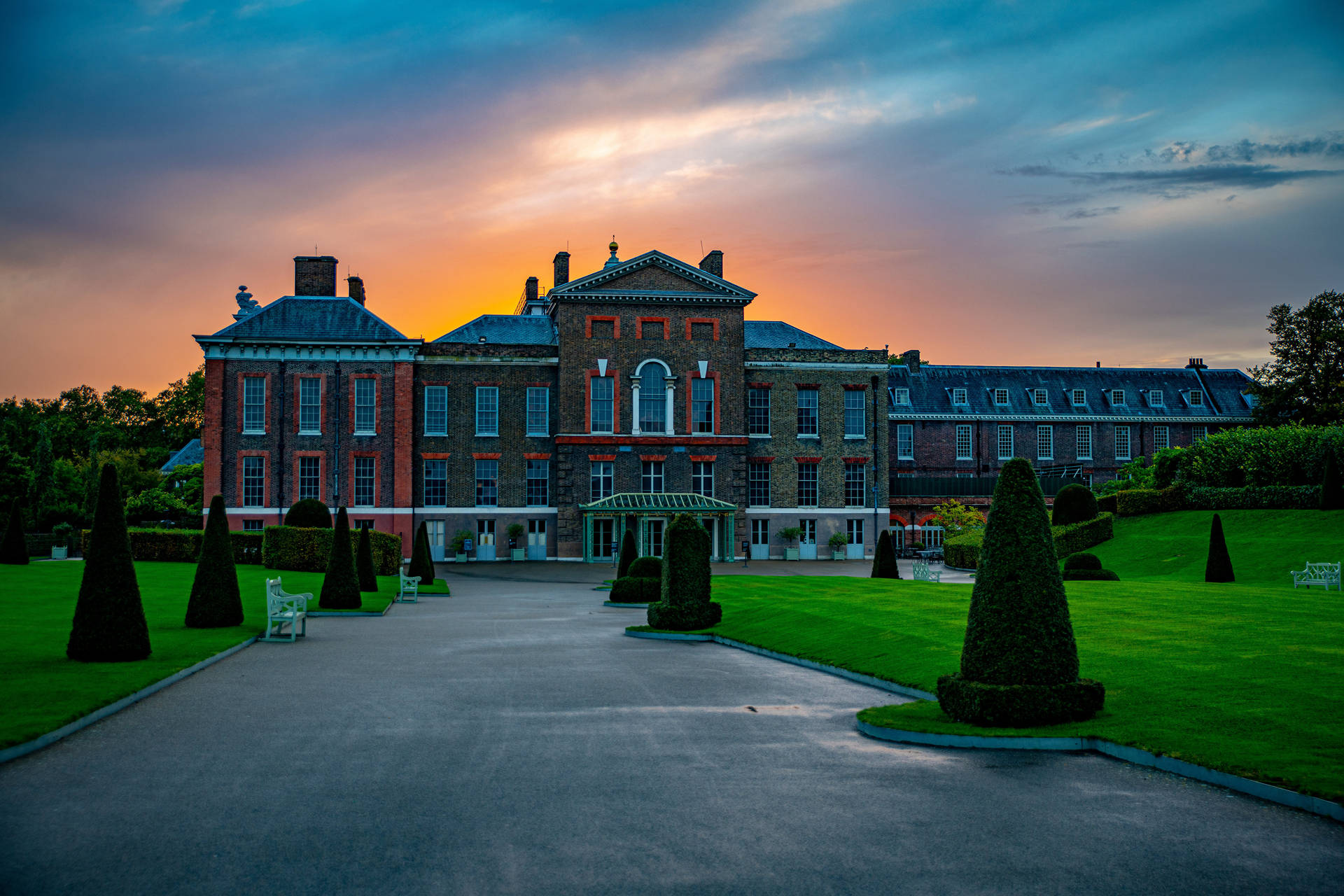 Kensington Palace Photographed During Sunset Picture
