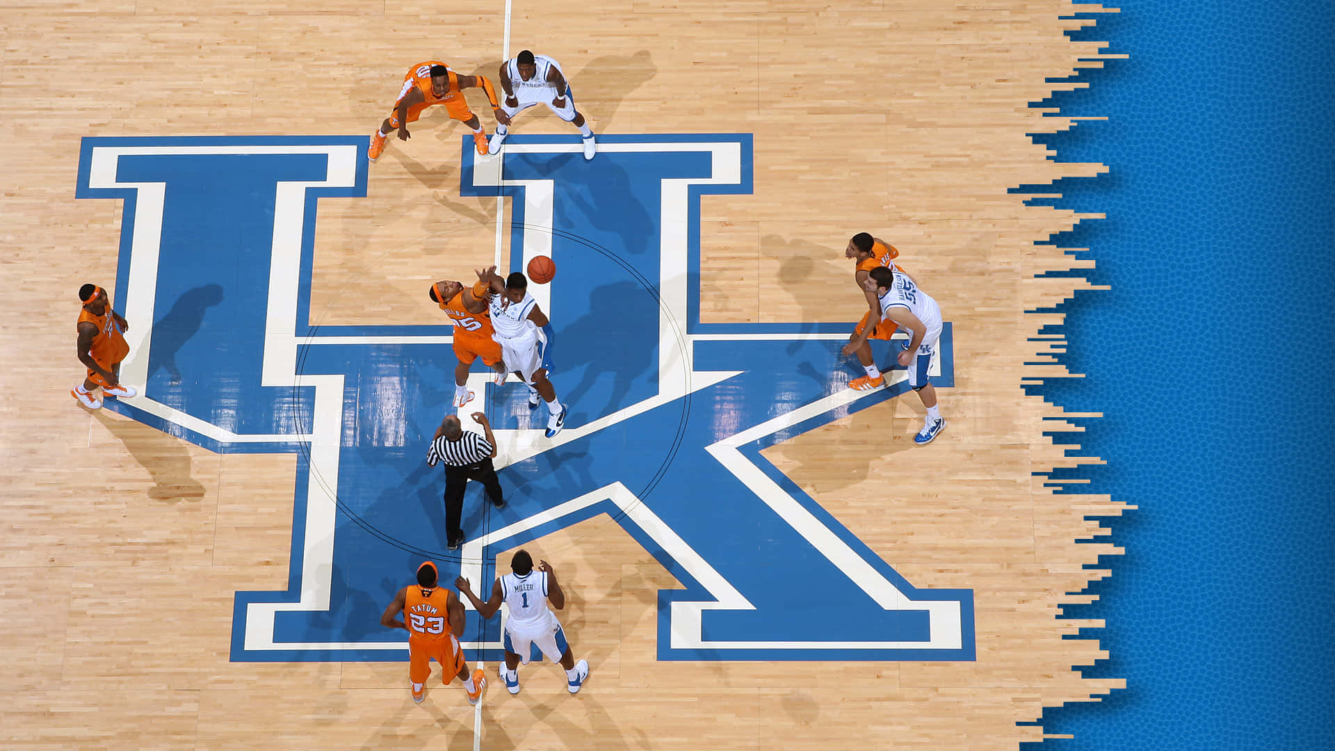 Loswildcats De La Universidad De Kentucky Muestran Sus Habilidades En El Baloncesto. Fondo de pantalla
