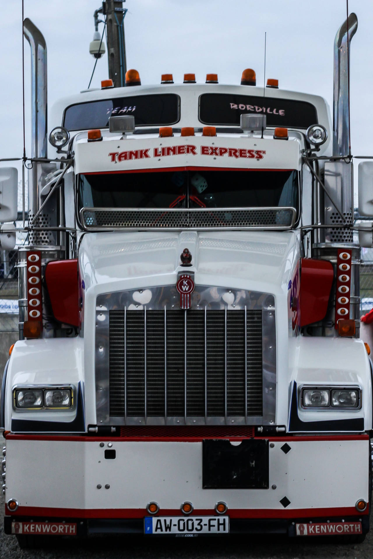 Majestic Kenworth Tank-Liner Express on the Move Wallpaper
