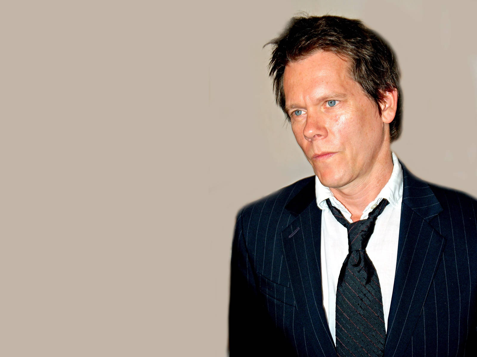 Kevin Bacon Crazy Stupid Love Actor Wallpaper