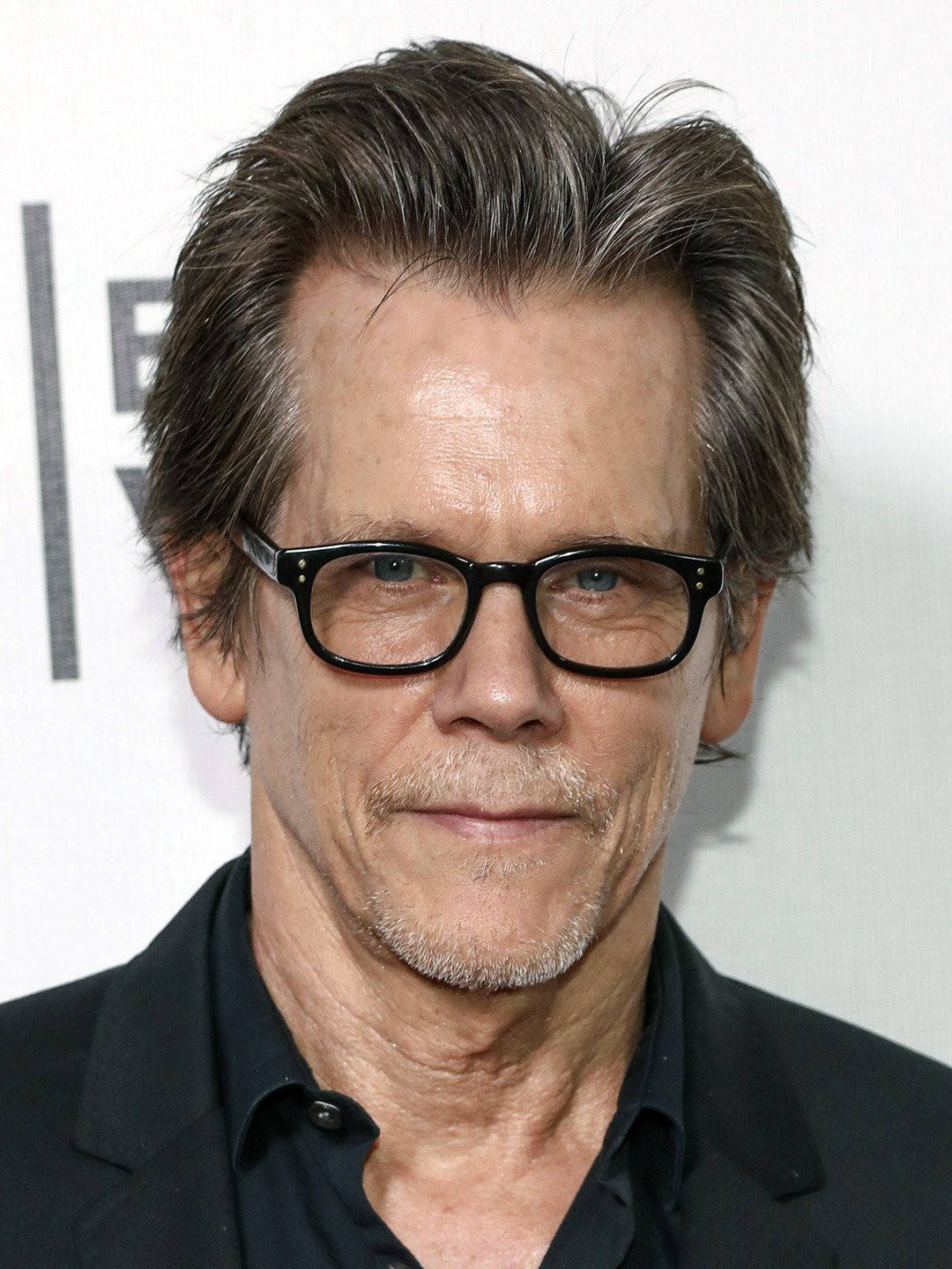 Kevin Bacon One Way Movie Premiere Wallpaper