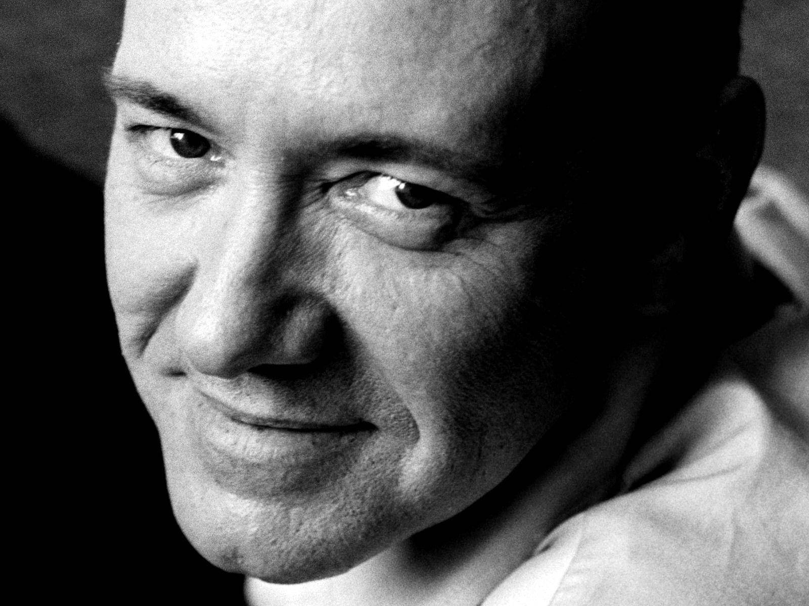 Close-up portrait of actor Kevin Spacey Wallpaper
