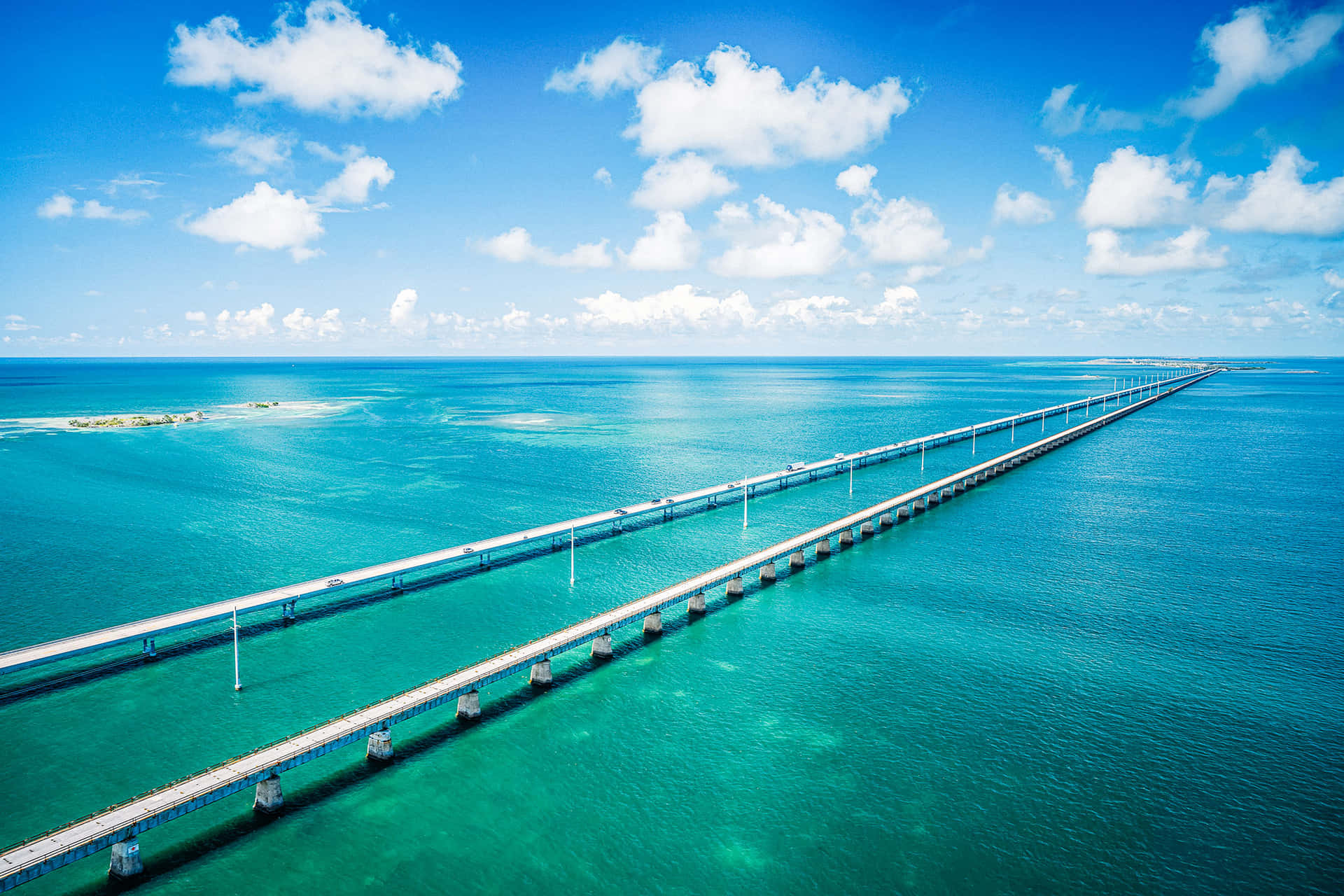 Einelange Brücke, Die Den Ozean Überspannt