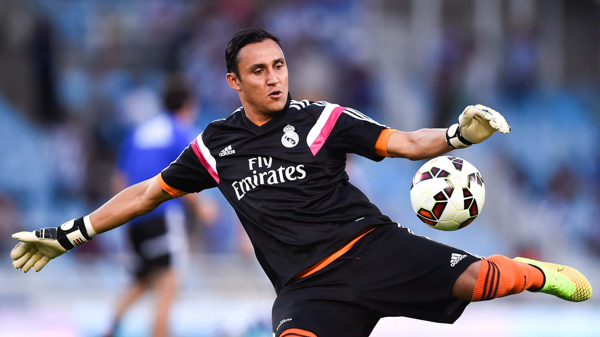 Keylor Navas in action during a soccer match Wallpaper