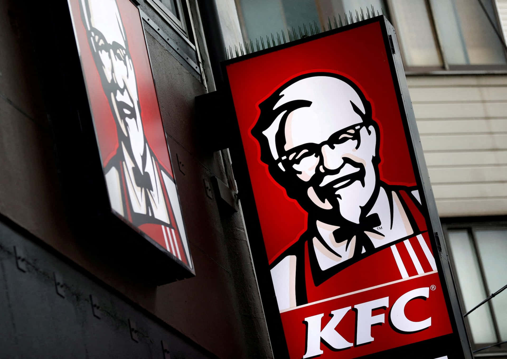 KFC - For Finger Lickin' Good Snacks and Meals