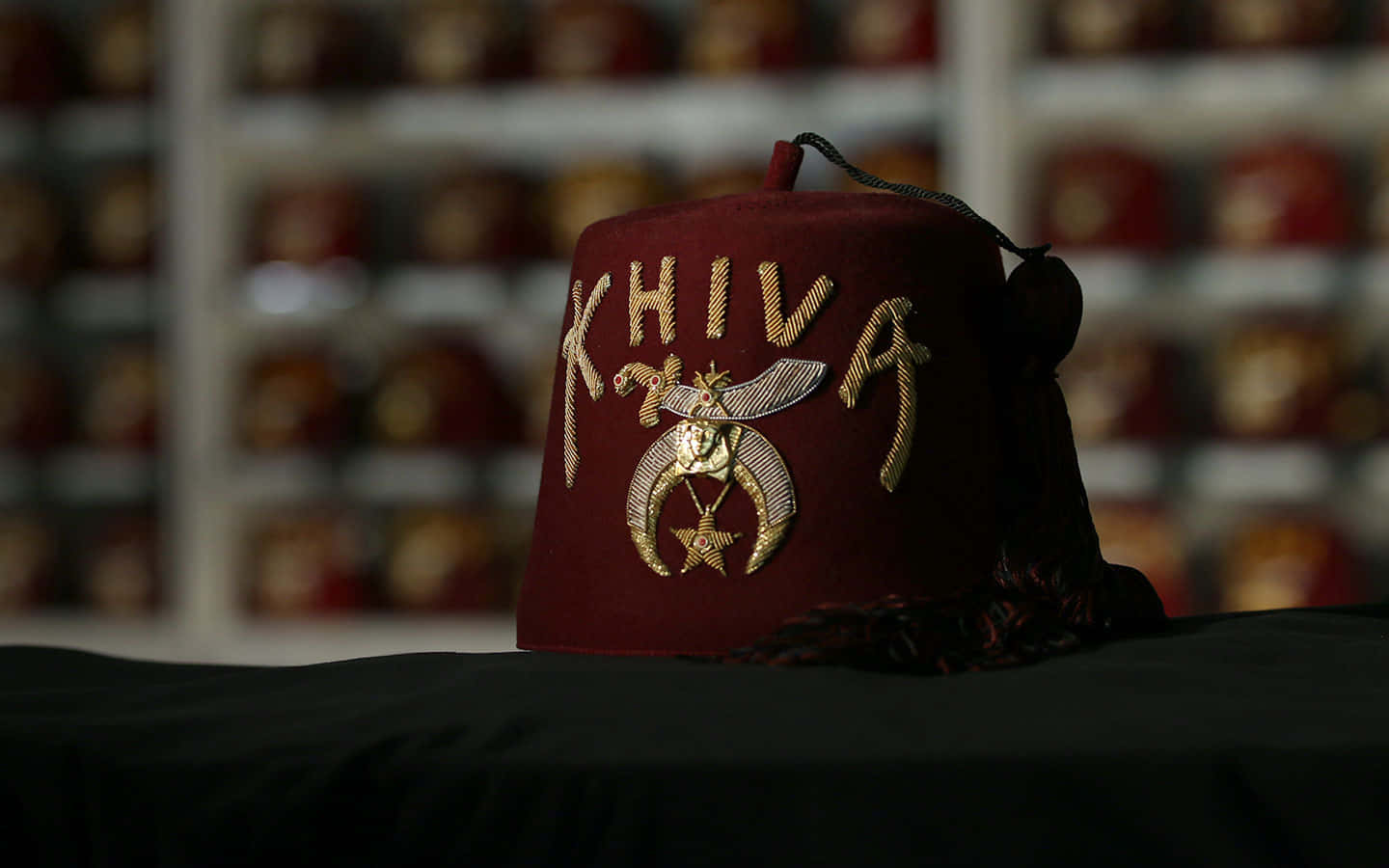 Khiva Maroon Hat Wallpaper