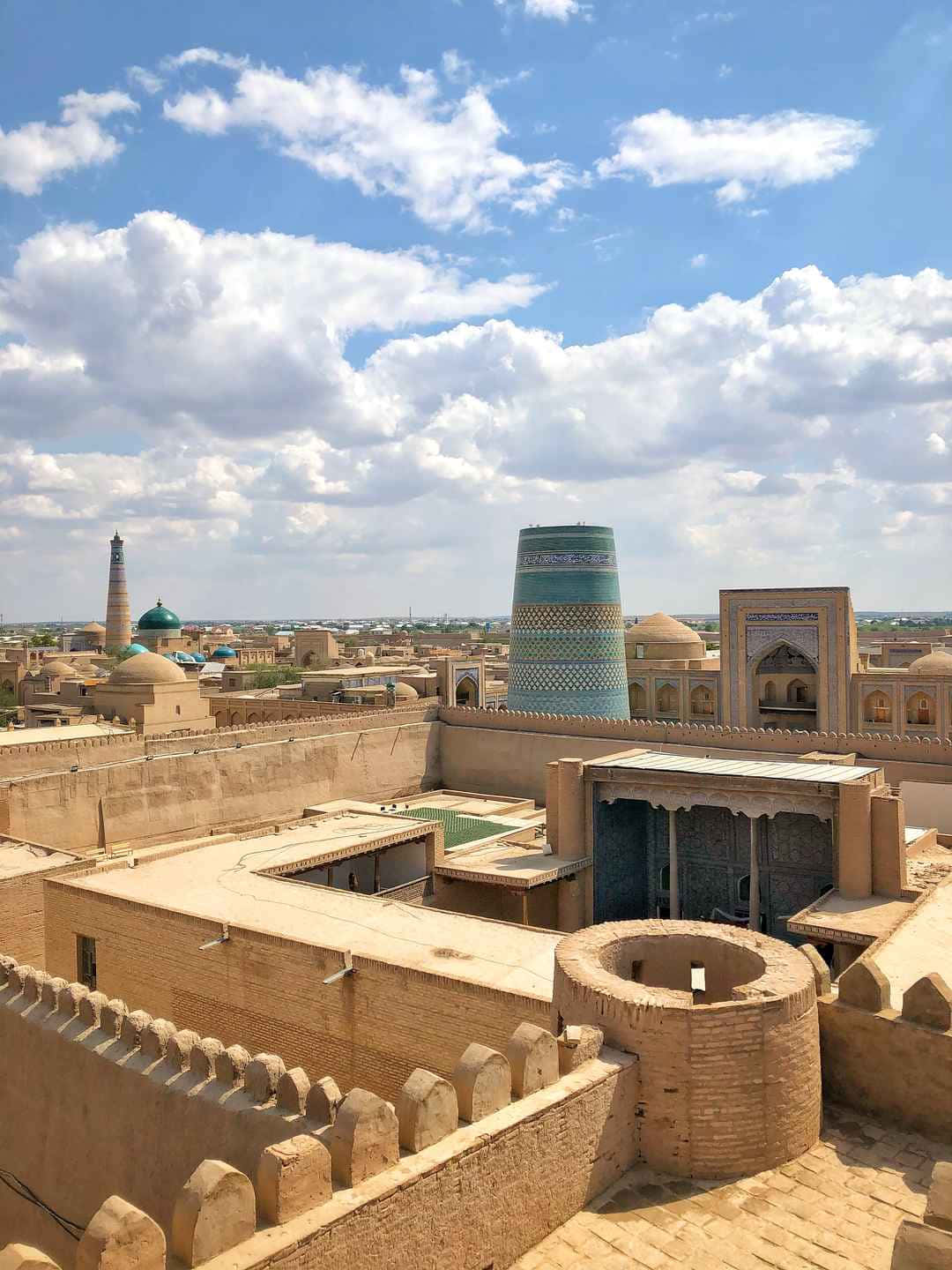 Khiva Mobile Many Clouds Background